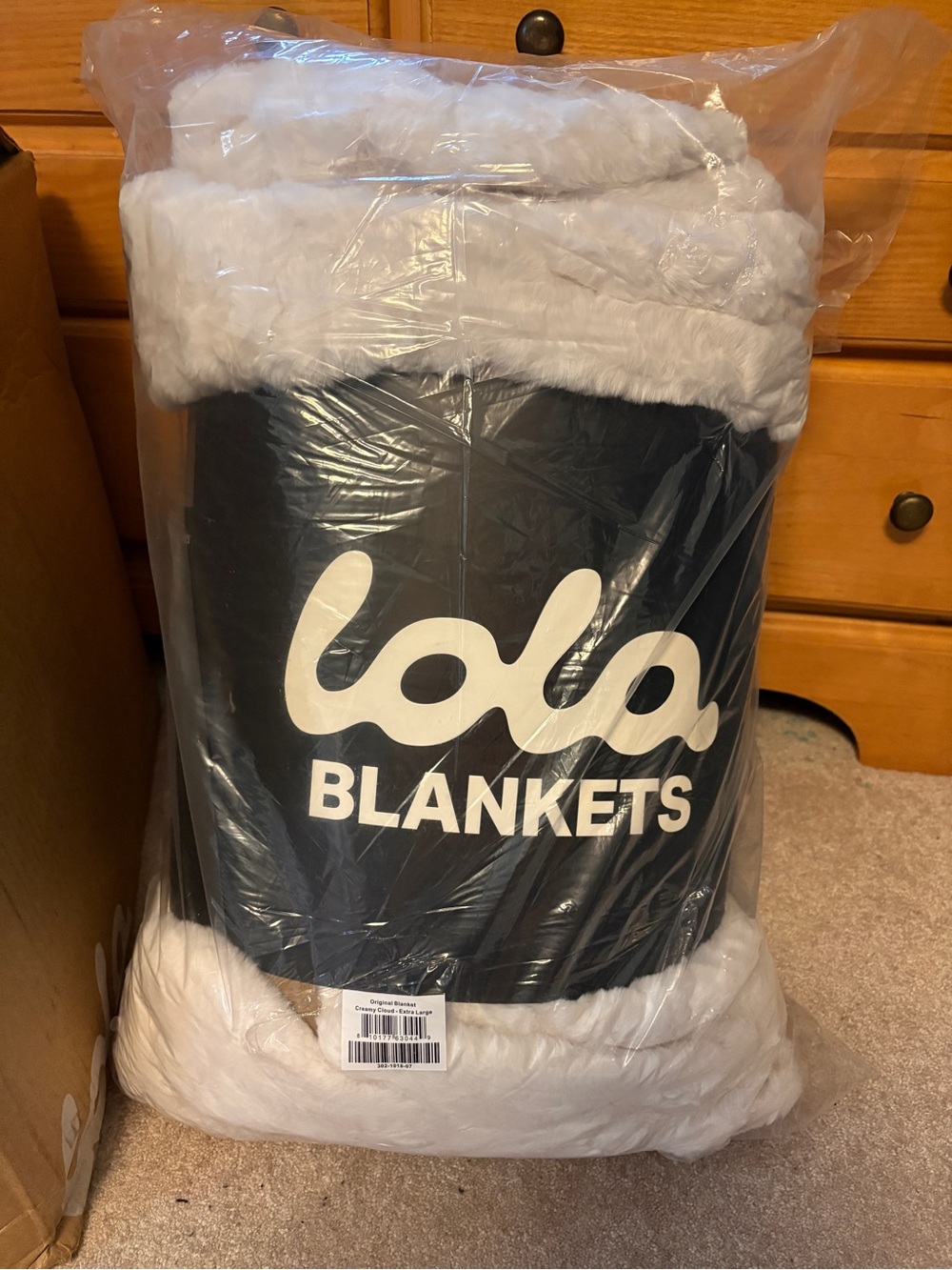 Lola in Creamy Cloud - original blanket - size XL (NEW) - Picture 1 of 5